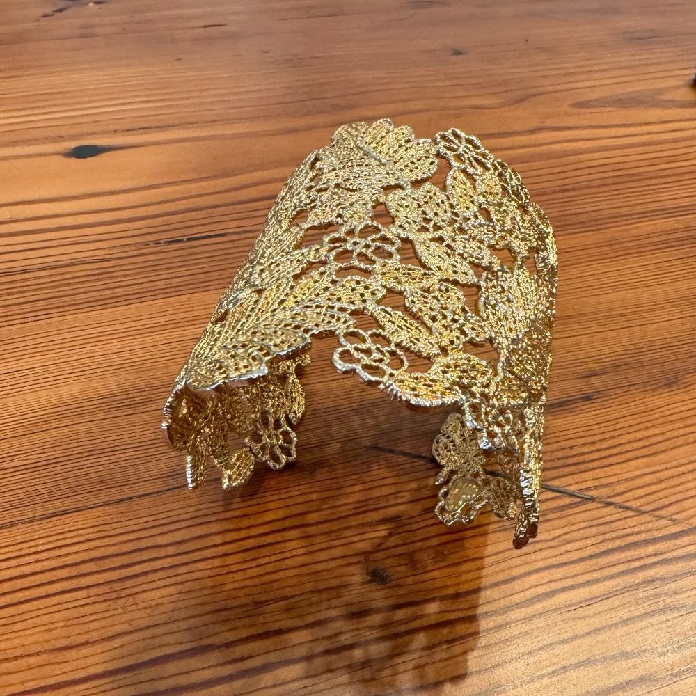 BEAUTIFUL Gold Lace Design Cuff Bracelet